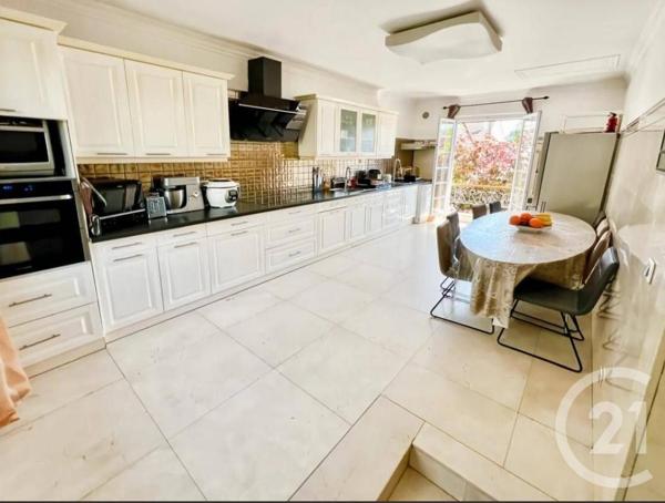 Maison à vendre  10 pièces - 263 m2 VILLEMOMBLE - 93