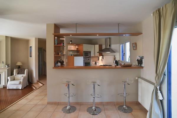 Propriété située au calme dans le centre La trinité sur Mer 56470