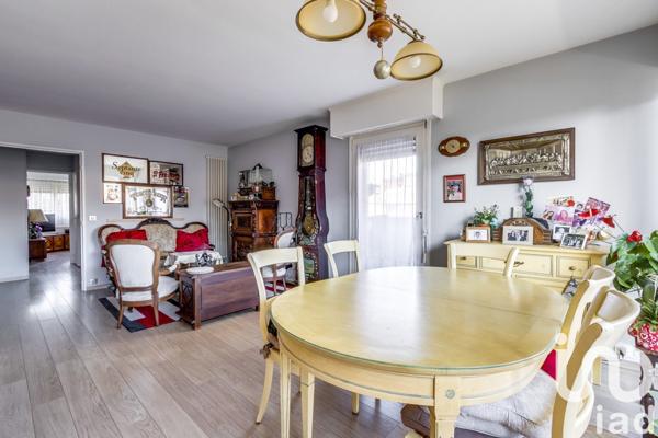 Appartement 5 pièces de 92 m² à Armentières (59280)