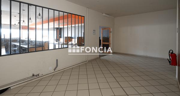 À vendre Local commercial 240 m² - Montélimar 26200