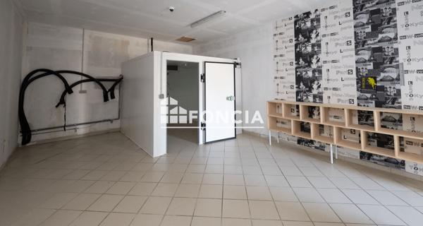 À vendre Local commercial 240 m² - Montélimar 26200