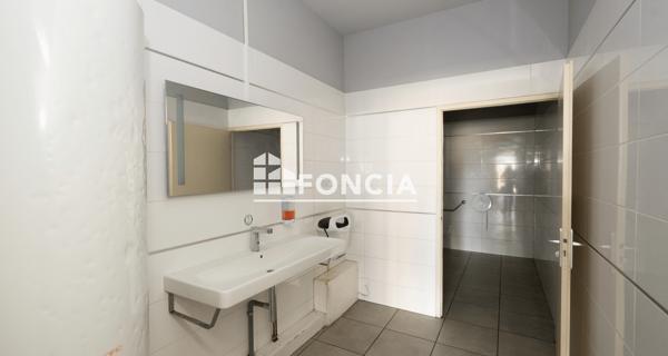 À vendre Local commercial 240 m² - Montélimar 26200