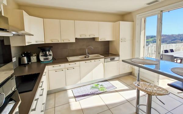 Maison à vendre    5 pièces •  Layrac