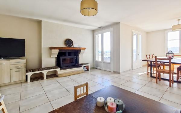 Maison à vendre    5 pièces •  Layrac