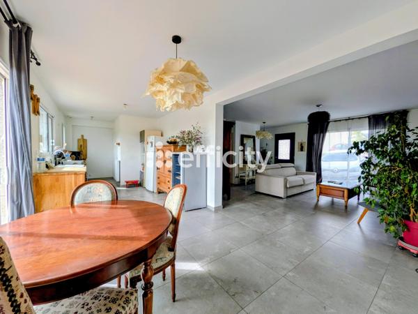 Maison
         3 pièces
        - 77 m² Exclusivité 199 990 € *