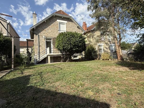 Location                                                      Maison
                        
                     6 pièces                      105 m2                     à Brive-la-Gaillarde