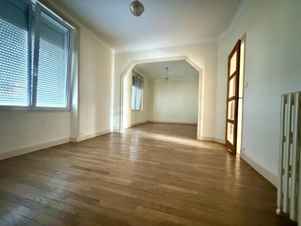 Location                                                      Maison
                        
                     6 pièces                      105 m2                     à Brive-la-Gaillarde