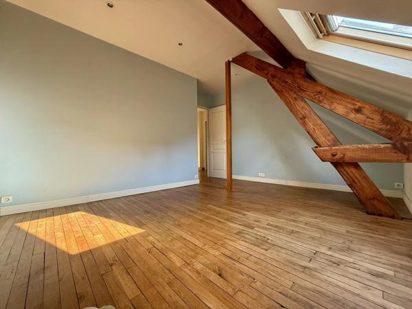 Location                                                      Maison
                        
                     6 pièces                      105 m2                     à Brive-la-Gaillarde