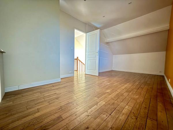 Location                                                      Maison
                        
                     6 pièces                      105 m2                     à Brive-la-Gaillarde