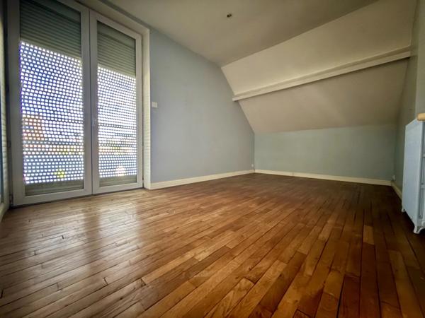 Location                                                      Maison
                        
                     6 pièces                      105 m2                     à Brive-la-Gaillarde