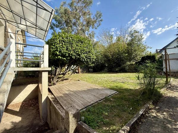 Location                                                      Maison
                        
                     6 pièces                      105 m2                     à Brive-la-Gaillarde