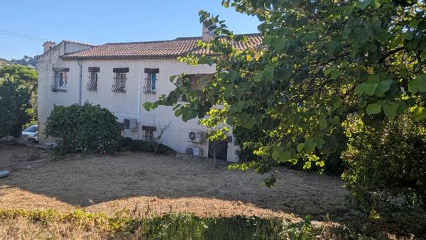 Vente                                                      Immeuble
                        
                     4 pièces                      131 m2                     à Vallauris