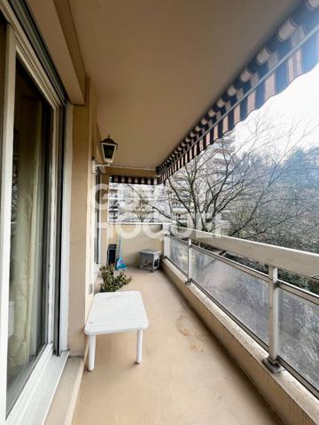 Appartement familial 105 m2 terrasse vue Saône, 2 garages en sous-sol, cave