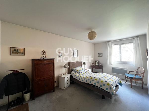 Appartement familial 105 m2 terrasse vue Saône, 2 garages en sous-sol, cave