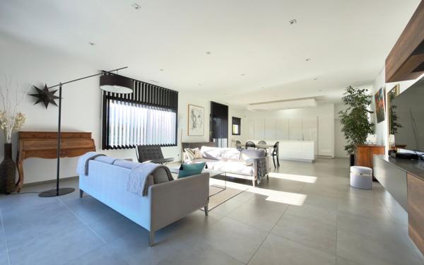 Maison à vendre    5 pièces • 190 m2 Saint-Rémy-de-Provence