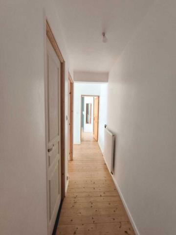 Maison en parfait état en pierre 297 000 € H.A.I.*