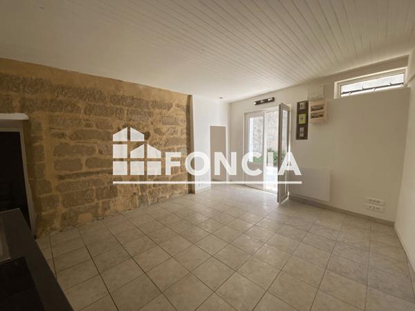 Location Appartement 2 pièces 31 m² - 29 RUE PRINCIPALE Montaren Et St Mediers 30700