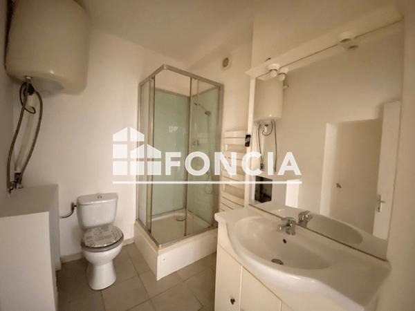 Location Appartement 2 pièces 31 m² - 29 RUE PRINCIPALE Montaren Et St Mediers 30700