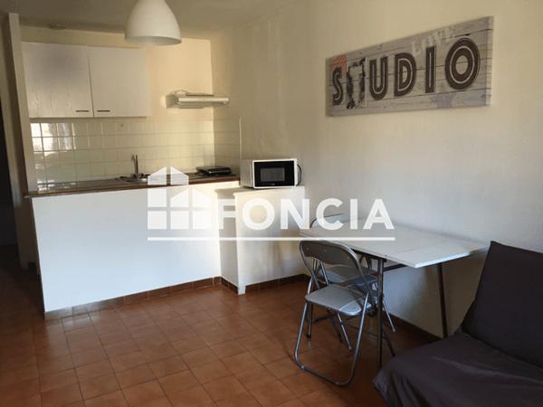 Location Studio meublé 15.8 m² - 91 RUE NEUVE Nimes-st Cesaire 30900