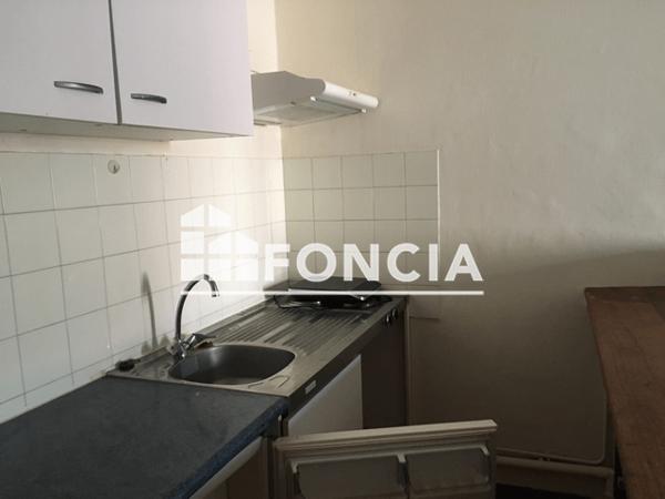 Location Studio meublé 15.8 m² - 91 RUE NEUVE Nimes-st Cesaire 30900
