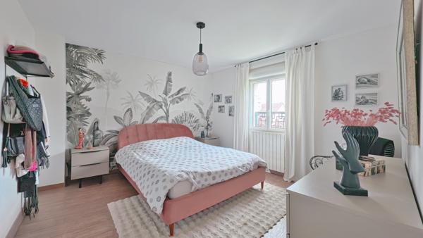 Maison 7 pièces - 225 m²