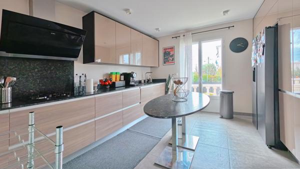 Maison 7 pièces - 225 m²