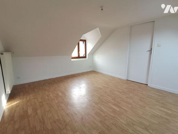 MONTFORT SUR MEU - EXCLUSIVITE, charmante maison de ville en pierres avec jardin de 200 m²