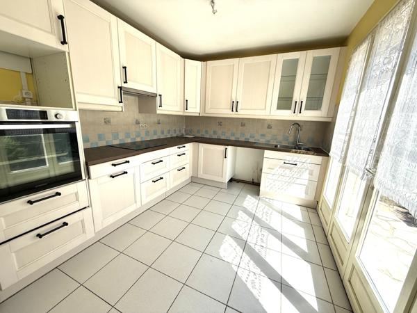 Conflans-Sainte-Honorine (78700) CENTRE VILLE Entre Seine, vieux village et transports RER A et SNCF à pied: l’équilibre parfait à Conflans-Sai