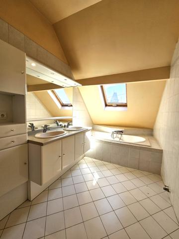 Conflans-Sainte-Honorine (78700) CENTRE VILLE Entre Seine, vieux village et transports RER A et SNCF à pied: l’équilibre parfait à Conflans-Sai