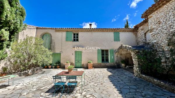A vendre - Mas provençal ancien à rénover - Sud Luberon