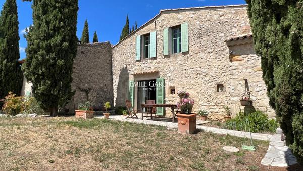 A vendre - Mas provençal ancien à rénover - Sud Luberon