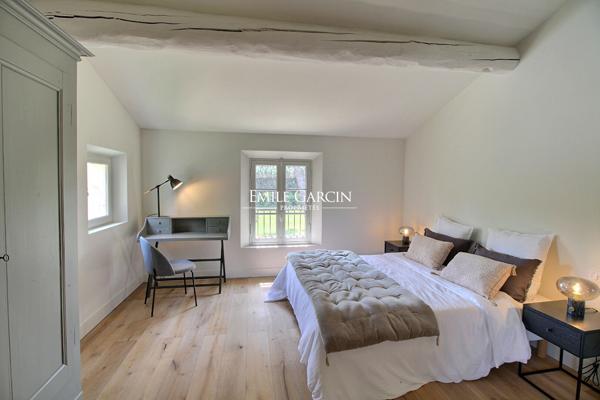 A vendre - Mas entièrement rénové - Eygalières