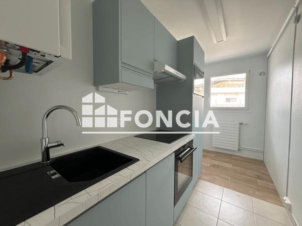 Location Appartement 2 pièces 39.43 m² - RUE DU GAL DE GALEMBERT Blois 41000