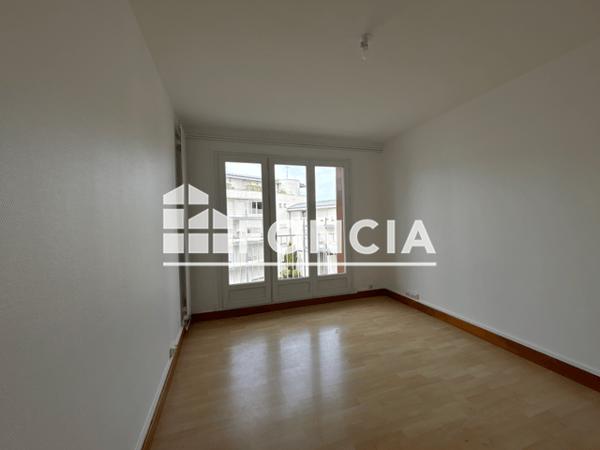 Location Appartement 2 pièces 39.43 m² - RUE DU GAL DE GALEMBERT Blois 41000