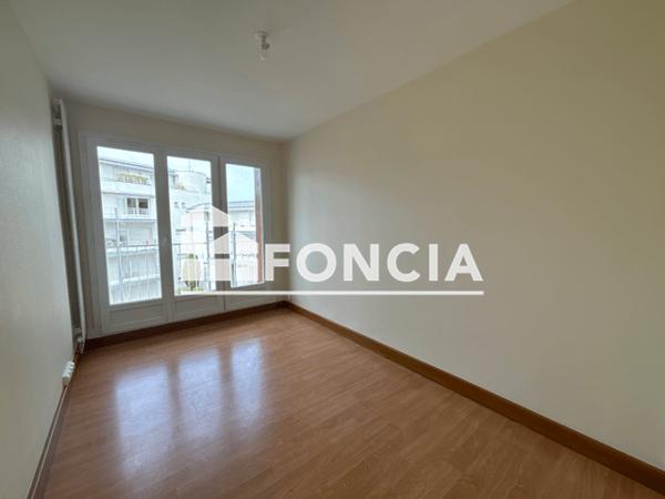 Location Appartement 2 pièces 39.43 m² - RUE DU GAL DE GALEMBERT Blois 41000