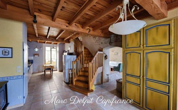 Maison de village 169 m² habitables + garage + terrasse et mezzanine – Elne Centre historique – Idéal investisseur ou famille ELNE (66)