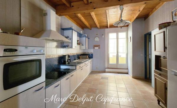 Maison de village 169 m² habitables + garage + terrasse et mezzanine – Elne Centre historique – Idéal investisseur ou famille ELNE (66)