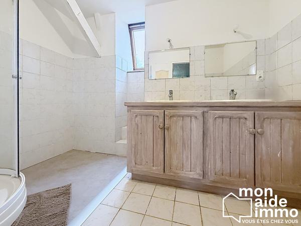 Vaste maison idéalement située