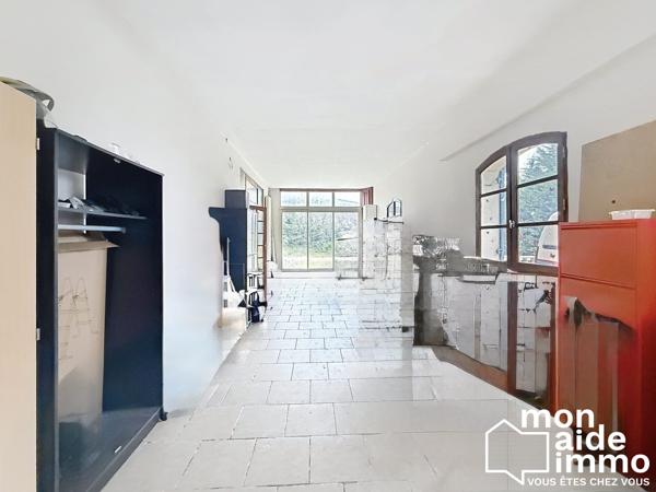 Vaste maison idéalement située