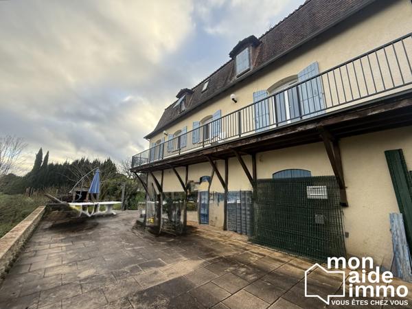 Vaste maison idéalement située