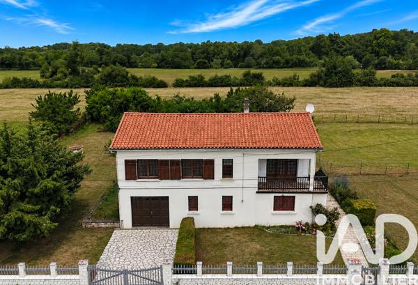 Maison à vendre 5 pièces 141 m² Fontenay-le-Comte