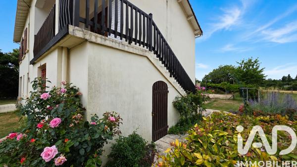 Maison à vendre 5 pièces 141 m² Fontenay-le-Comte