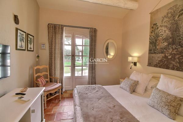 Hôtel**** à vendre au coeur des Alpilles - Les Baux De Provence