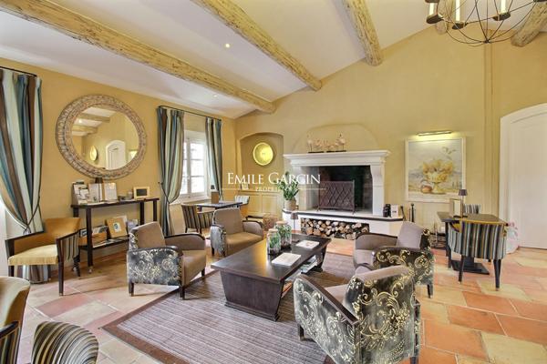 Hôtel**** à vendre au coeur des Alpilles - Les Baux De Provence