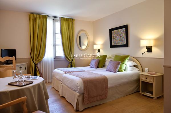 Hôtel**** à vendre au coeur des Alpilles - Les Baux De Provence
