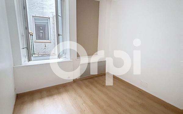 Immeuble à vendre    5 pièces •  Neufchâteau