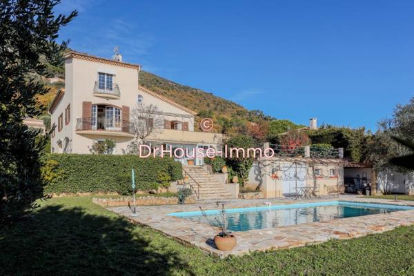 Maison à vendre 10 pièces de 300 m²