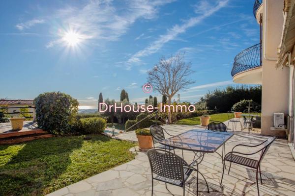 Maison à vendre 10 pièces de 300 m²