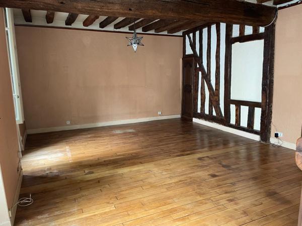 Appartement de 65 m2 (RDC) hyper centre