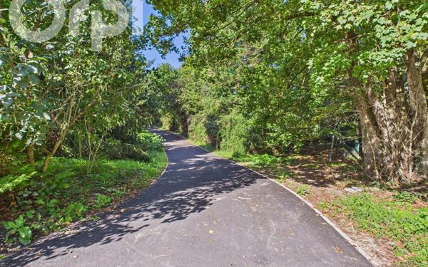 Maison à vendre    5 pièces • 174 m2 Saint-Laurent